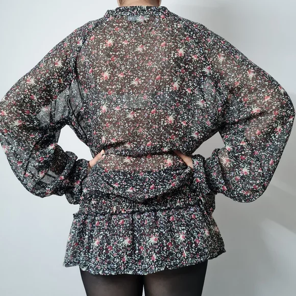 Georgette floral printed Short dress in black - Picture 9 of 9